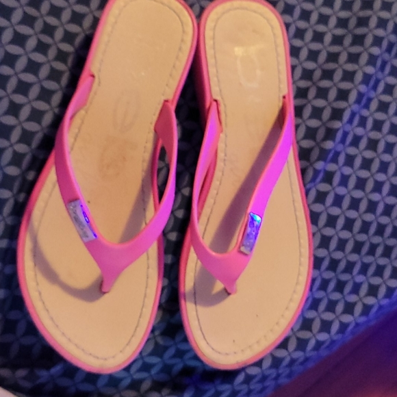 BEBE FLIP FLOPS - Picture 2 of 2
